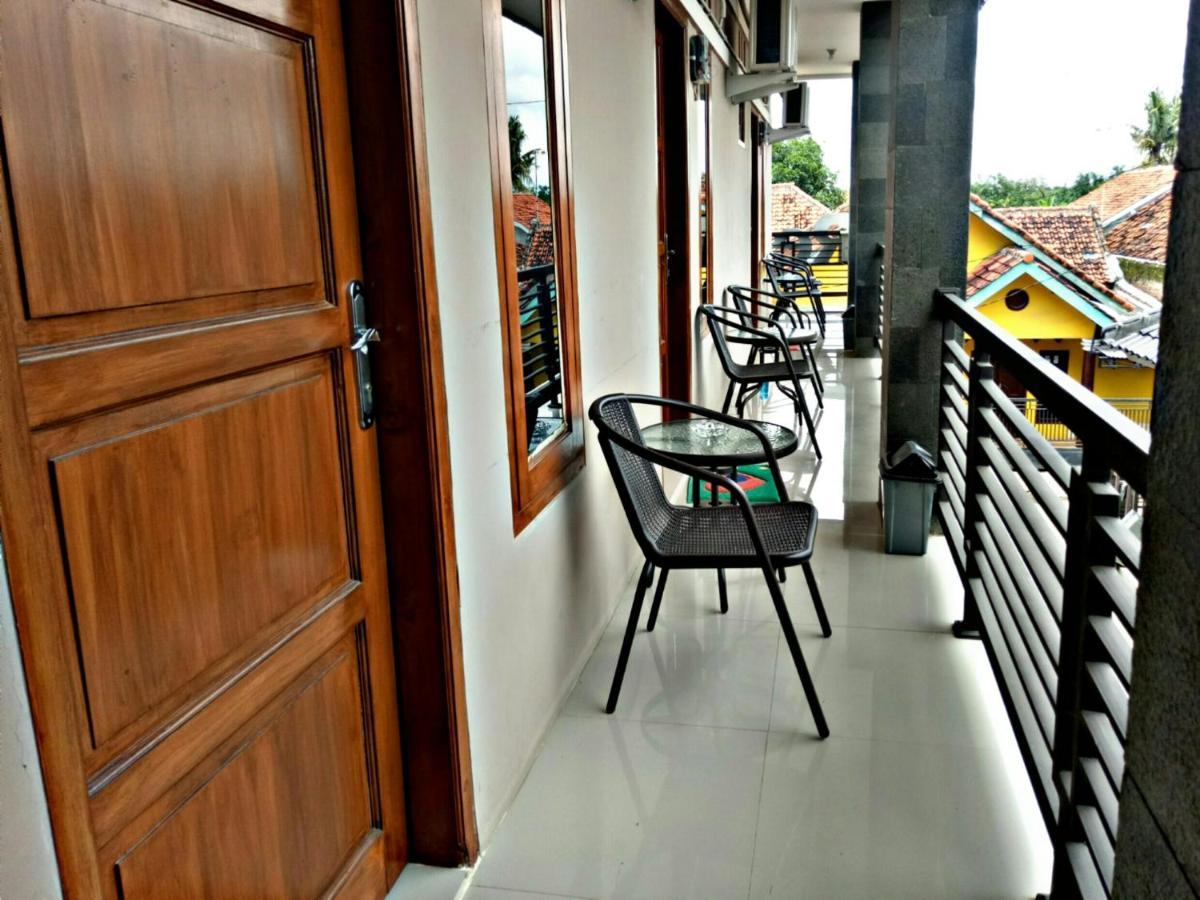 Wisma Andali Syariah Near Rsud Cideres Маяленгка Экстерьер фото