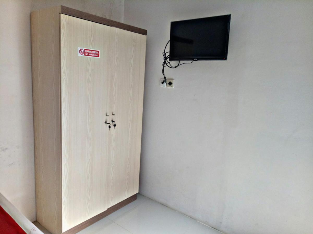 Wisma Andali Syariah Near Rsud Cideres Маяленгка Экстерьер фото